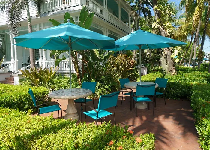 Southernmost Point Guest House & Garden Bar